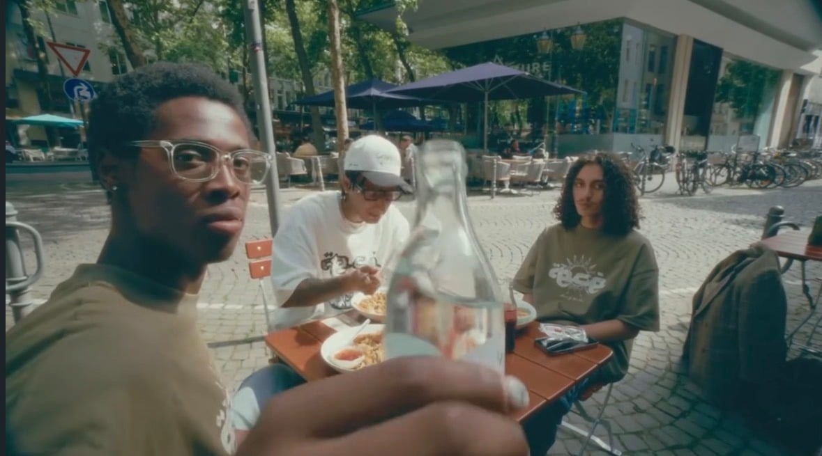 AECE x Café Buur — Roots & Friends